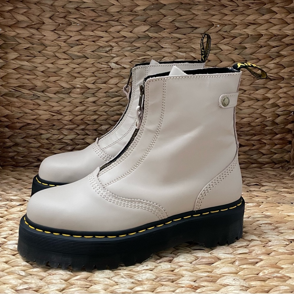 Dr. Marten Jetta Boot‎ NEW